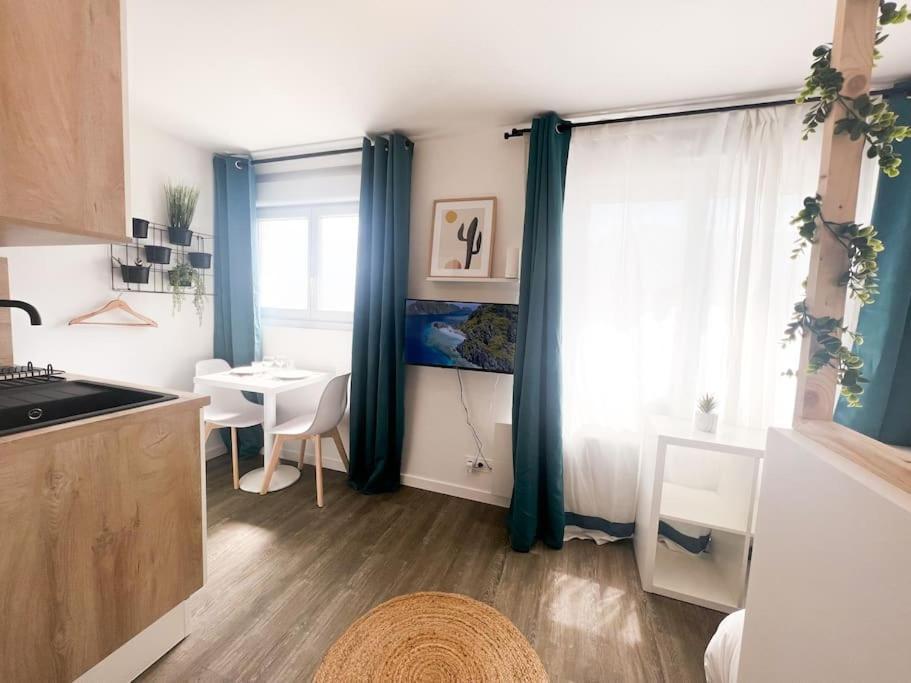 Suite Le Studio Litchi Baigne De Lumieres & Proche Des Plages Saint-Nazaire  Exterior foto